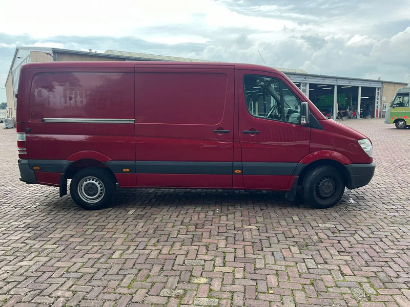 Mercedes-Benz Sprinter 313 CDI L2H1 - Furgon: slika Mercedes-Benz Sprinter 313 CDI L2H1 - Furgon Mercedes-Benz Sprinter 313 CDI L2H1 - Furgon: slika Mercedes-Benz Sprinter 313 CDI L2H1 - Furgon