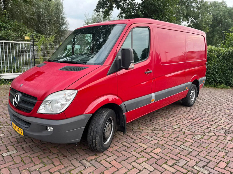 Mercedes-Benz Sprinter 313 CDI L2H1 - Furgon: slika Mercedes-Benz Sprinter 313 CDI L2H1 - Furgon Mercedes-Benz Sprinter 313 CDI L2H1 - Furgon: slika Mercedes-Benz Sprinter 313 CDI L2H1 - Furgon