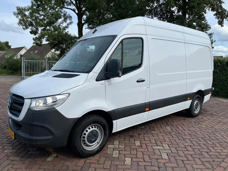 Mercedes-Benz Sprinter 317 1.9 CDI L2H1 - Furgon, Dostavno vozilo s dvostrukom kabinom: slika Mercedes-Benz Sprinter 317 1.9 CDI L2H1 - Furgon, Dostavno vozilo s dvostrukom kabinom Mercedes-Benz Sprinter 317 1.9 CDI L2H1 - Furgon, Dostavno vozilo s dvostrukom kabinom: slika Mercedes-Benz Sprinter 317 1.9 CDI L2H1 - Furgon, Dostavno vozilo s dvostrukom kabinom