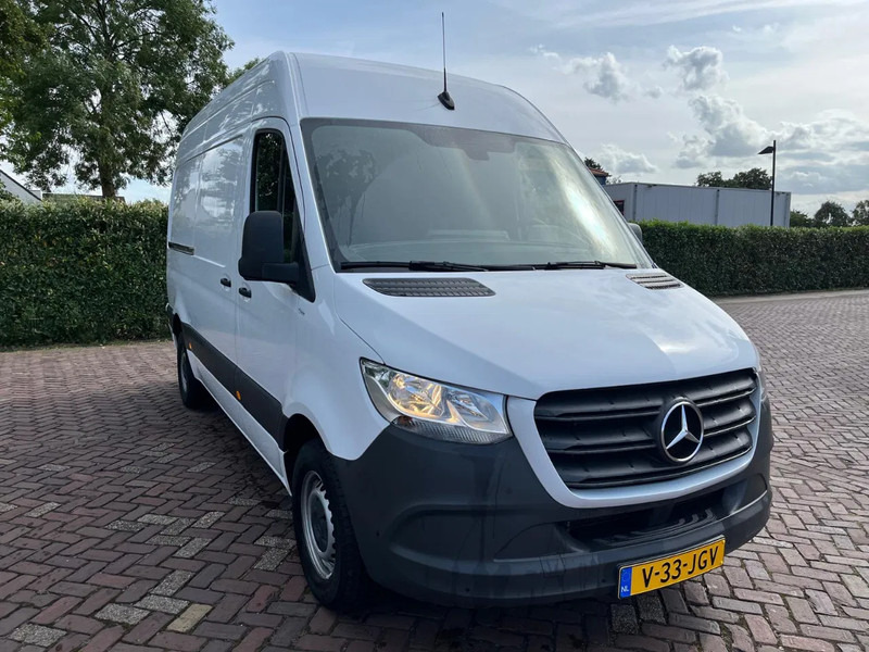 Mercedes-Benz Sprinter 317 1.9 CDI L2H1 - Furgon, Dostavno vozilo s dvostrukom kabinom: slika Mercedes-Benz Sprinter 317 1.9 CDI L2H1 - Furgon, Dostavno vozilo s dvostrukom kabinom Mercedes-Benz Sprinter 317 1.9 CDI L2H1 - Furgon, Dostavno vozilo s dvostrukom kabinom: slika Mercedes-Benz Sprinter 317 1.9 CDI L2H1 - Furgon, Dostavno vozilo s dvostrukom kabinom