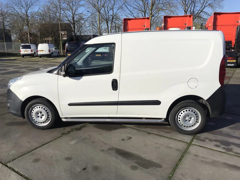 Opel Combo 1.6 CDTI - Furgon: slika Opel Combo 1.6 CDTI - Furgon Opel Combo 1.6 CDTI - Furgon: slika Opel Combo 1.6 CDTI - Furgon