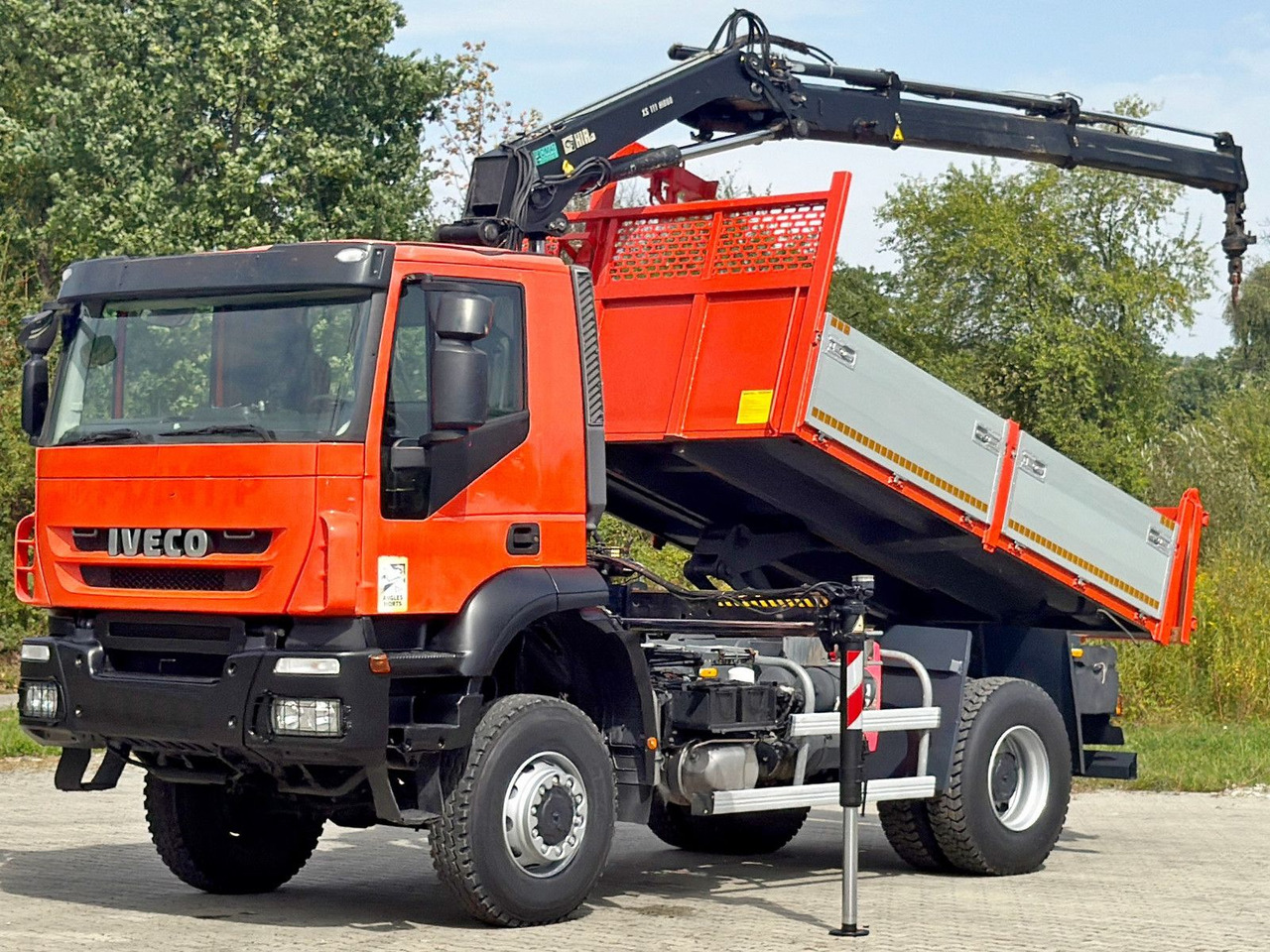 Iveco TRAKKER 190T36 * HIAB 111 ES-2 HIDUO * 4x4 * TOP - Kamion s kranom: slika Iveco TRAKKER 190T36 * HIAB 111 ES-2 HIDUO * 4x4 * TOP - Kamion s kranom Iveco TRAKKER 190T36 * HIAB 111 ES-2 HIDUO * 4x4 * TOP - Kamion s kranom: slika Iveco TRAKKER 190T36 * HIAB 111 ES-2 HIDUO * 4x4 * TOP - Kamion s kranom