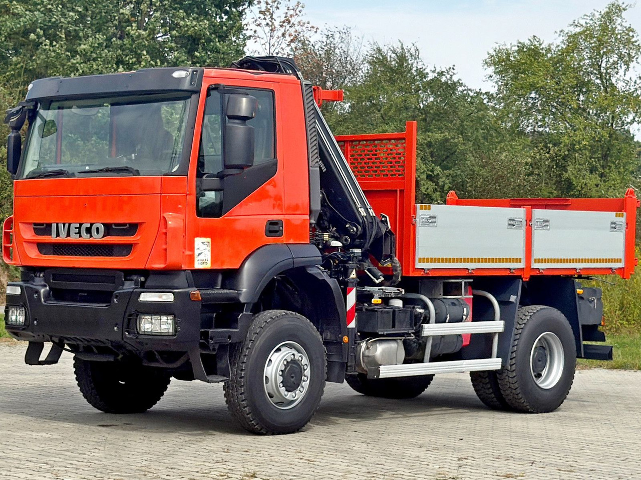 Iveco TRAKKER 190T36 * HIAB 111 ES-2 HIDUO * 4x4 * TOP - Kiper, Kamion s kranom: slika Iveco TRAKKER 190T36 * HIAB 111 ES-2 HIDUO * 4x4 * TOP - Kiper, Kamion s kranom Iveco TRAKKER 190T36 * HIAB 111 ES-2 HIDUO * 4x4 * TOP - Kiper, Kamion s kranom: slika Iveco TRAKKER 190T36 * HIAB 111 ES-2 HIDUO * 4x4 * TOP - Kiper, Kamion s kranom