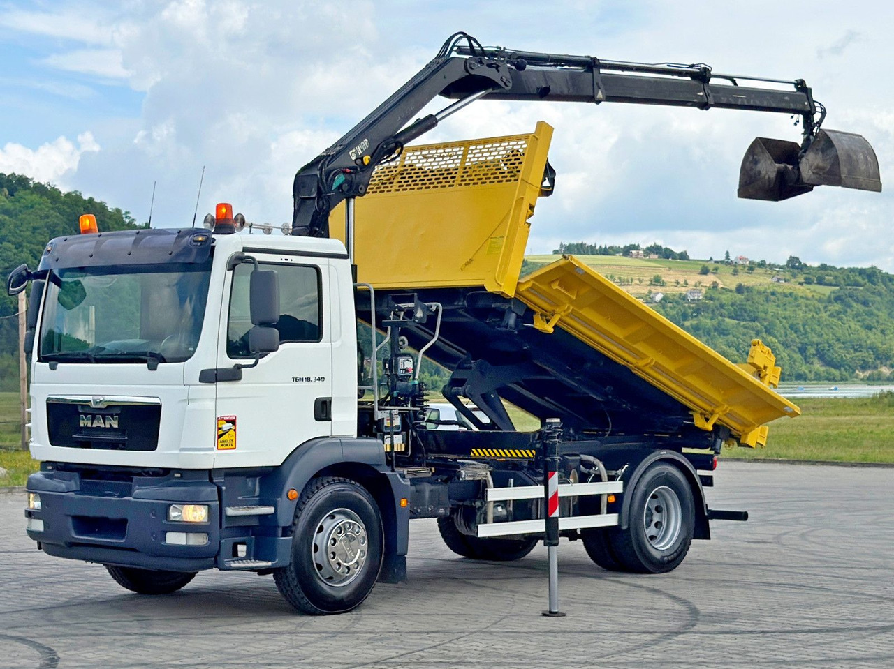 MAN TGM 18.340* KIPPER 4,05m*HIAB 111 B-2 HIDUO/FUNK - Kamion s kranom: slika MAN TGM 18.340* KIPPER 4,05m*HIAB 111 B-2 HIDUO/FUNK - Kamion s kranom MAN TGM 18.340* KIPPER 4,05m*HIAB 111 B-2 HIDUO/FUNK - Kamion s kranom: slika MAN TGM 18.340* KIPPER 4,05m*HIAB 111 B-2 HIDUO/FUNK - Kamion s kranom