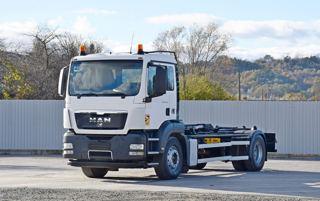 MAN TGS 18.320 Abrollkipper * Top Zustand! MAN TGS 18.320 Abrollkipper * Top Zustand! - Kamion s kukastom dizalicom: slika MAN TGS 18.320 Abrollkipper * Top Zustand! MAN TGS 18.320 Abrollkipper * Top Zustand! - Kamion s kukastom dizalicom MAN TGS 18.320 Abrollkipper * Top Zustand! MAN TGS 18.320 Abrollkipper * Top Zustand! - Kamion s kukastom dizalicom: slika MAN TGS 18.320 Abrollkipper * Top Zustand! MAN TGS 18.320 Abrollkipper * Top Zustand! - Kamion s kukastom dizalicom