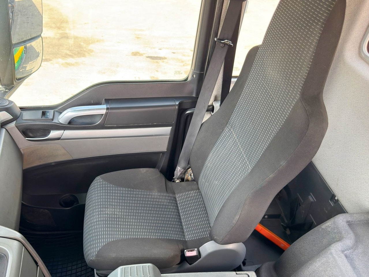 Kiper, Kamion s kranom MAN TGS 33.360 * KIPPER 5,10 m  / 6x4 * TOPZUSTAND: slika Kiper, Kamion s kranom MAN TGS 33.360 * KIPPER 5,10 m  / 6x4 * TOPZUSTAND