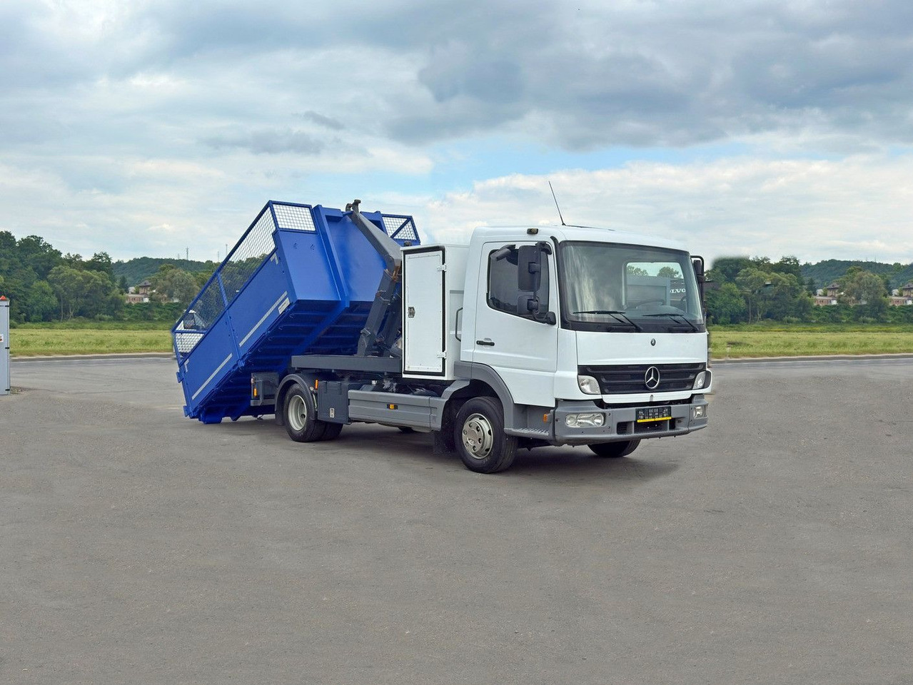 Mercedes-Benz 815 * Abrollkipper + CONTAINER 3,68 m * TOP - Kamion s kukastom dizalicom: slika Mercedes-Benz 815 * Abrollkipper + CONTAINER 3,68 m * TOP - Kamion s kukastom dizalicom Mercedes-Benz 815 * Abrollkipper + CONTAINER 3,68 m * TOP - Kamion s kukastom dizalicom: slika Mercedes-Benz 815 * Abrollkipper + CONTAINER 3,68 m * TOP - Kamion s kukastom dizalicom