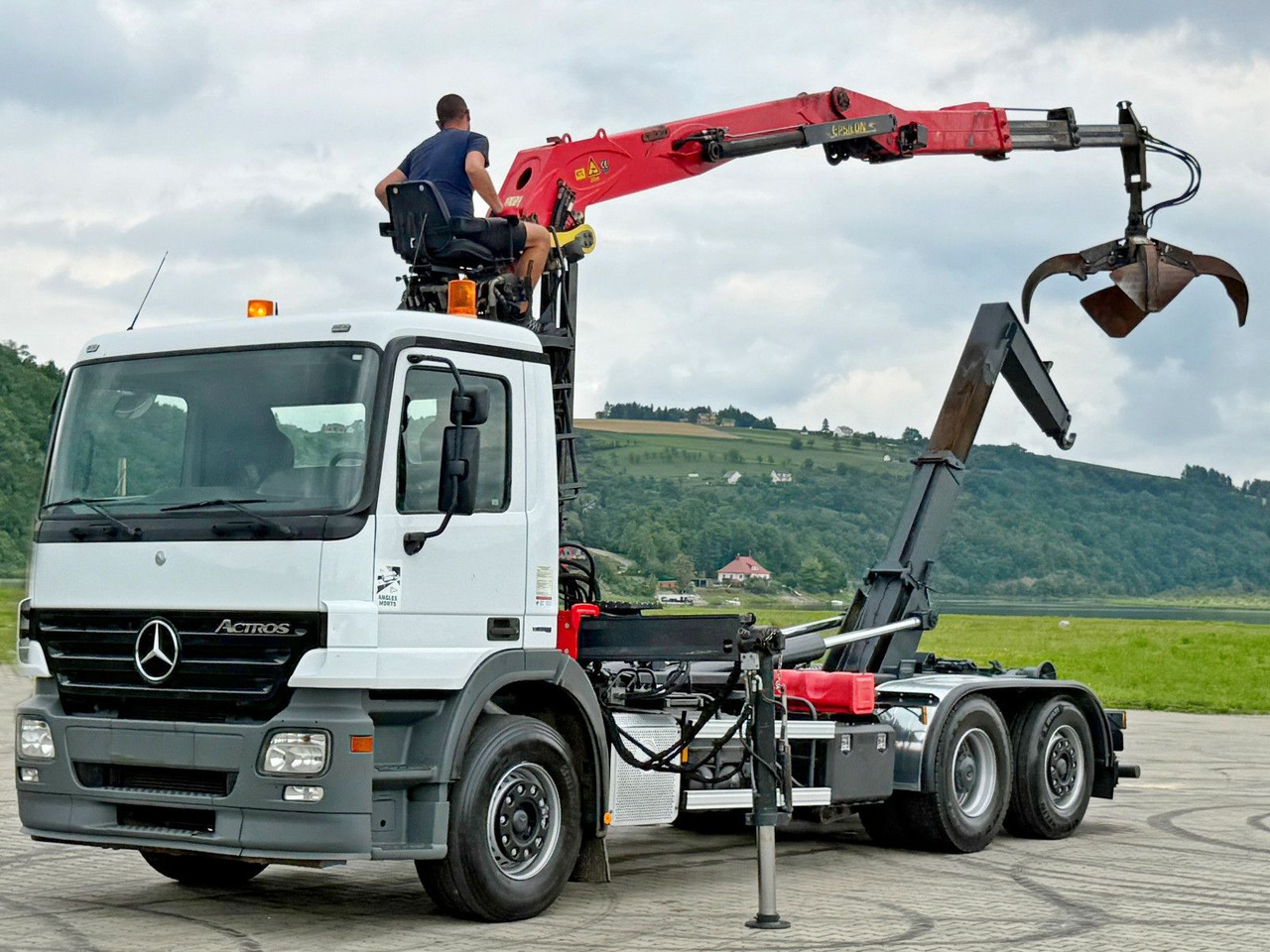 Mercedes-Benz ACTROS 2541 * ABROLLKIPPER * EPSILON E140Z81*TOP - Kamion s kukastom dizalicom, Kamion s kranom: slika Mercedes-Benz ACTROS 2541 * ABROLLKIPPER * EPSILON E140Z81*TOP - Kamion s kukastom dizalicom, Kamion s kranom Mercedes-Benz ACTROS 2541 * ABROLLKIPPER * EPSILON E140Z81*TOP - Kamion s kukastom dizalicom, Kamion s kranom: slika Mercedes-Benz ACTROS 2541 * ABROLLKIPPER * EPSILON E140Z81*TOP - Kamion s kukastom dizalicom, Kamion s kranom