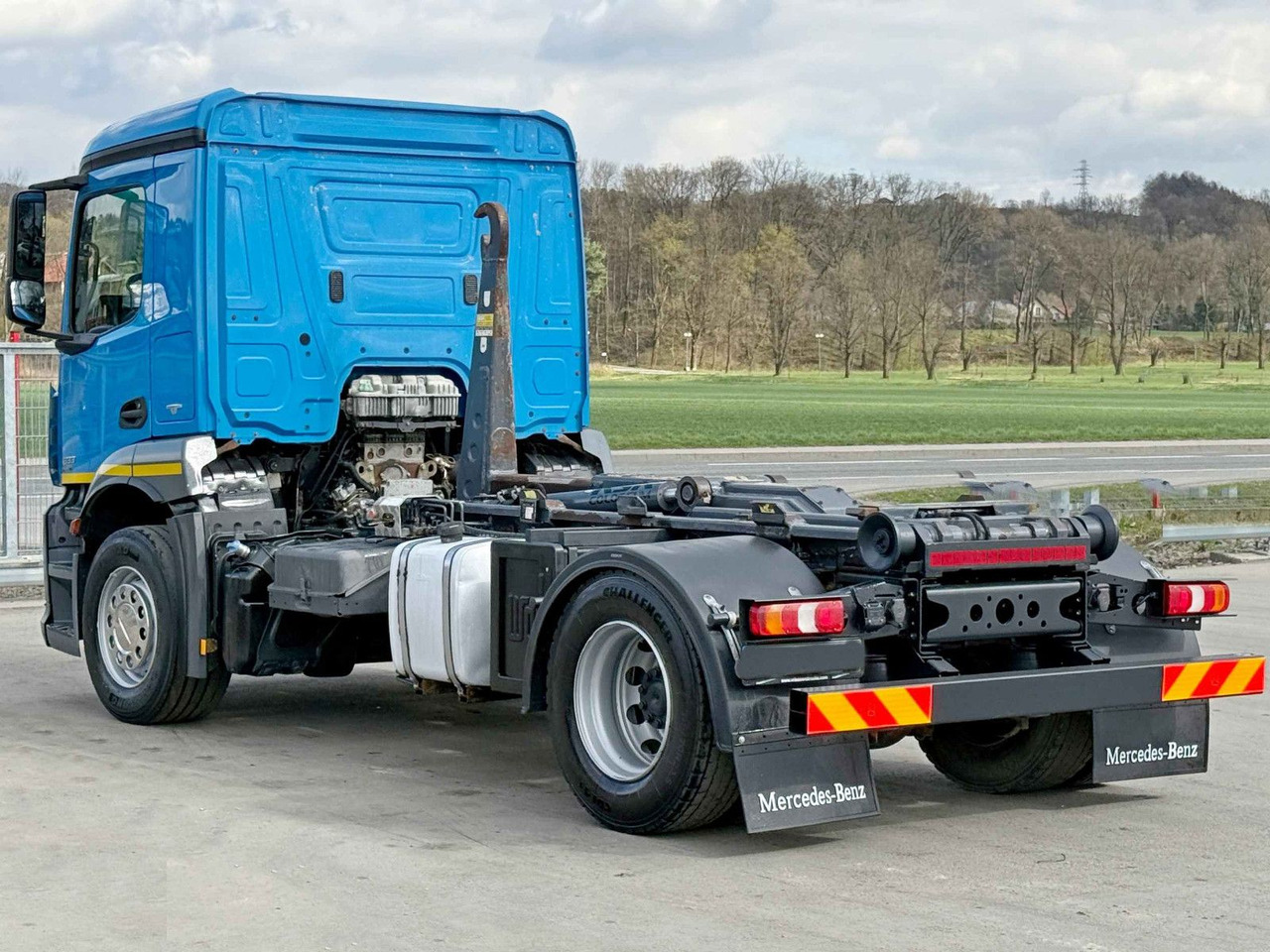 Kamion s kukastom dizalicom Mercedes-Benz ANTOS 1833 Abrollkipper * Top Zustand!: slika Kamion s kukastom dizalicom Mercedes-Benz ANTOS 1833 Abrollkipper * Top Zustand!