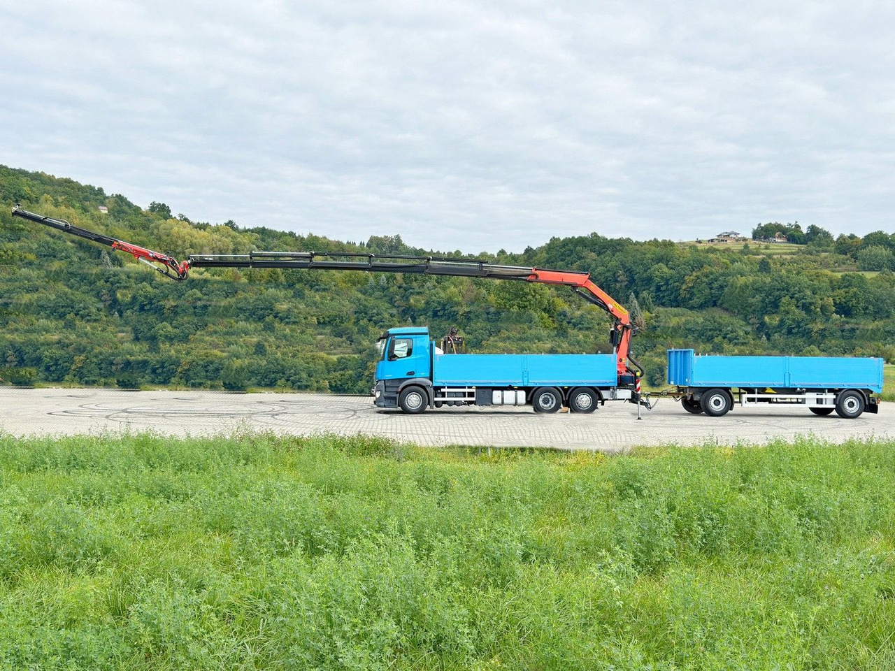 Mercedes-Benz ANTOS 2545*PK 26002-EHE+JIB PJ060A+Anhänger/FUNK - Kamion s kranom: slika Mercedes-Benz ANTOS 2545*PK 26002-EHE+JIB PJ060A+Anhänger/FUNK - Kamion s kranom Mercedes-Benz ANTOS 2545*PK 26002-EHE+JIB PJ060A+Anhänger/FUNK - Kamion s kranom: slika Mercedes-Benz ANTOS 2545*PK 26002-EHE+JIB PJ060A+Anhänger/FUNK - Kamion s kranom