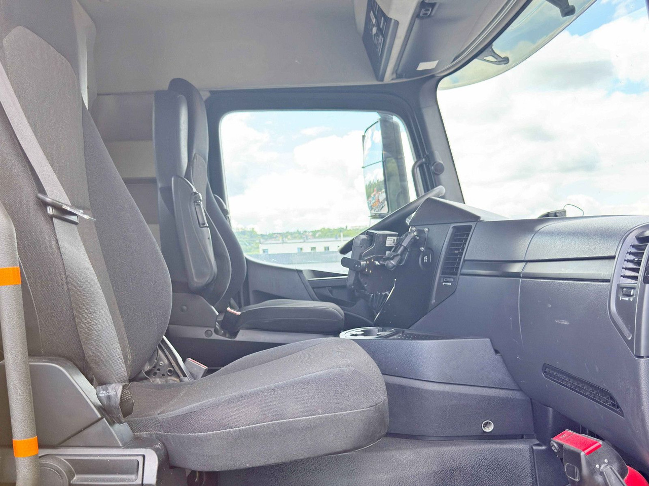 Kamion s kranom Mercedes-Benz AROCS 2636 *HIAB 166 D-4 HIDUO + FUNK* 6x4: slika Kamion s kranom Mercedes-Benz AROCS 2636 *HIAB 166 D-4 HIDUO + FUNK* 6x4