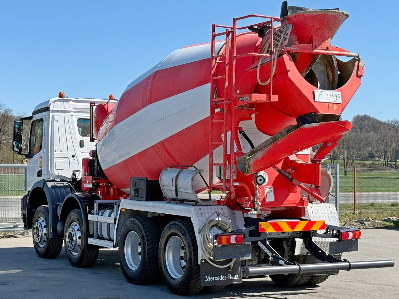 Mercedes-Benz AROCS 3240 * Betonmischer * 8x4 * TOPZUSTAND - Automješalica: slika Mercedes-Benz AROCS 3240 * Betonmischer * 8x4 * TOPZUSTAND - Automješalica Mercedes-Benz AROCS 3240 * Betonmischer * 8x4 * TOPZUSTAND - Automješalica: slika Mercedes-Benz AROCS 3240 * Betonmischer * 8x4 * TOPZUSTAND - Automješalica