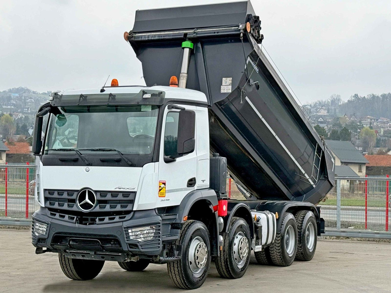 Mercedes-Benz AROCS 3246* KIPPER / 8x4 * TOPZUSTAND - Kiper: slika Mercedes-Benz AROCS 3246* KIPPER / 8x4 * TOPZUSTAND - Kiper Mercedes-Benz AROCS 3246* KIPPER / 8x4 * TOPZUSTAND - Kiper: slika Mercedes-Benz AROCS 3246* KIPPER / 8x4 * TOPZUSTAND - Kiper
