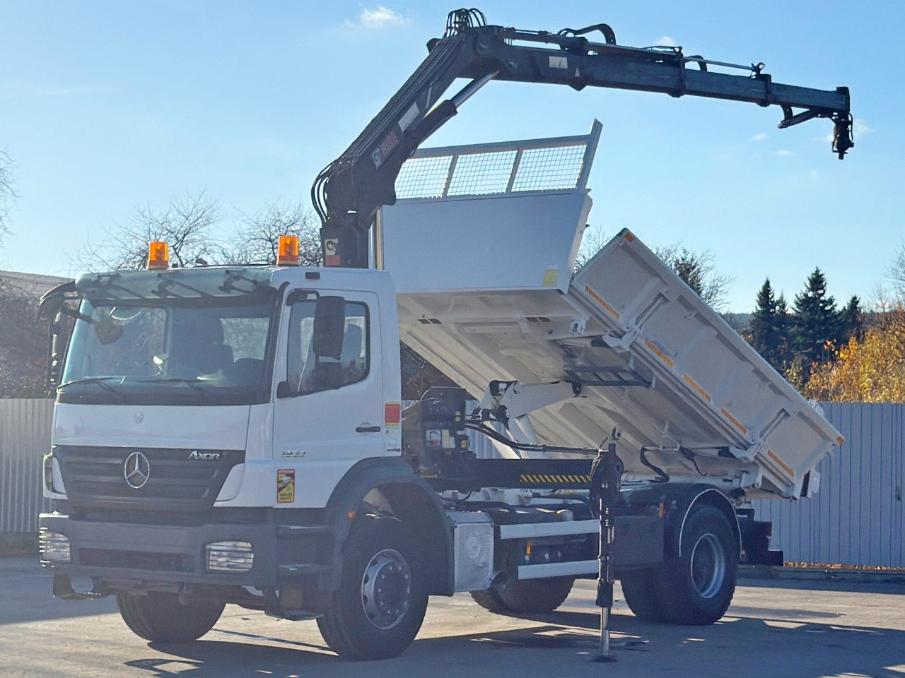 Mercedes-Benz AXOR 1833 * HIAB 144 B - 3 HIDUO + FUNK * TOP - Kiper, Kamion s kranom: slika Mercedes-Benz AXOR 1833 * HIAB 144 B - 3 HIDUO + FUNK * TOP - Kiper, Kamion s kranom Mercedes-Benz AXOR 1833 * HIAB 144 B - 3 HIDUO + FUNK * TOP - Kiper, Kamion s kranom: slika Mercedes-Benz AXOR 1833 * HIAB 144 B - 3 HIDUO + FUNK * TOP - Kiper, Kamion s kranom