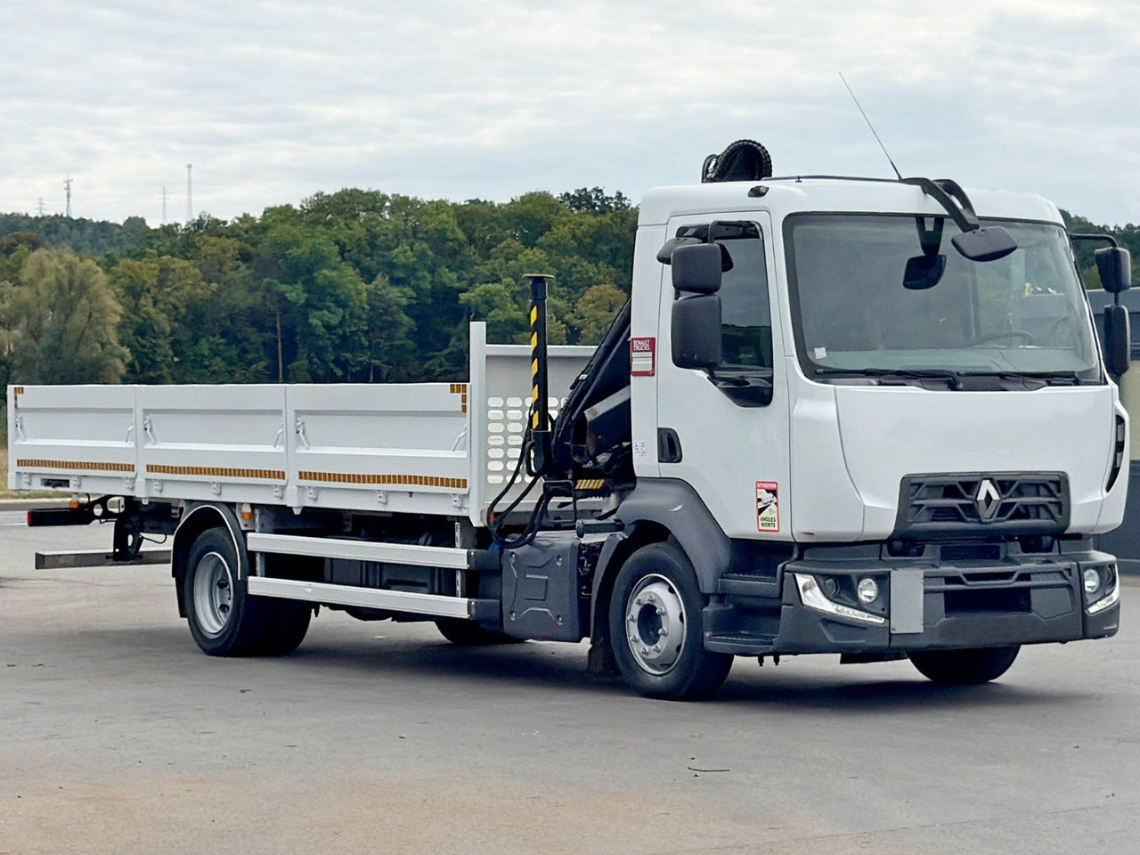 Renault D12.210 * HIAB 066 CL * TOPZUSTAND - Kamion s kranom: slika Renault D12.210 * HIAB 066 CL * TOPZUSTAND - Kamion s kranom Renault D12.210 * HIAB 066 CL * TOPZUSTAND - Kamion s kranom: slika Renault D12.210 * HIAB 066 CL * TOPZUSTAND - Kamion s kranom