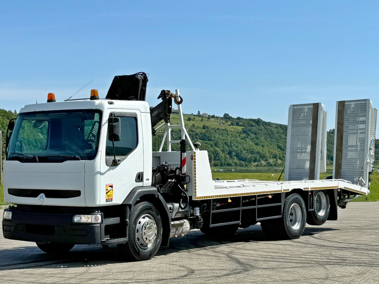 Renault KERAX 320 DCI* ABSCHLEPPWAGEN 7,35m + HIAB 140A - Kamion za vuču: slika Renault KERAX 320 DCI* ABSCHLEPPWAGEN 7,35m + HIAB 140A - Kamion za vuču Renault KERAX 320 DCI* ABSCHLEPPWAGEN 7,35m + HIAB 140A - Kamion za vuču: slika Renault KERAX 320 DCI* ABSCHLEPPWAGEN 7,35m + HIAB 140A - Kamion za vuču
