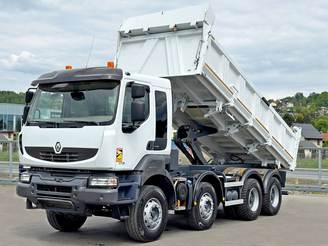 Renault KERAX 430 DXI * KIPPER 6,00 m / 8x4 * TOP - Kiper, Kamion s kranom: slika Renault KERAX 430 DXI * KIPPER 6,00 m / 8x4 * TOP - Kiper, Kamion s kranom Renault KERAX 430 DXI * KIPPER 6,00 m / 8x4 * TOP - Kiper, Kamion s kranom: slika Renault KERAX 430 DXI * KIPPER 6,00 m / 8x4 * TOP - Kiper, Kamion s kranom