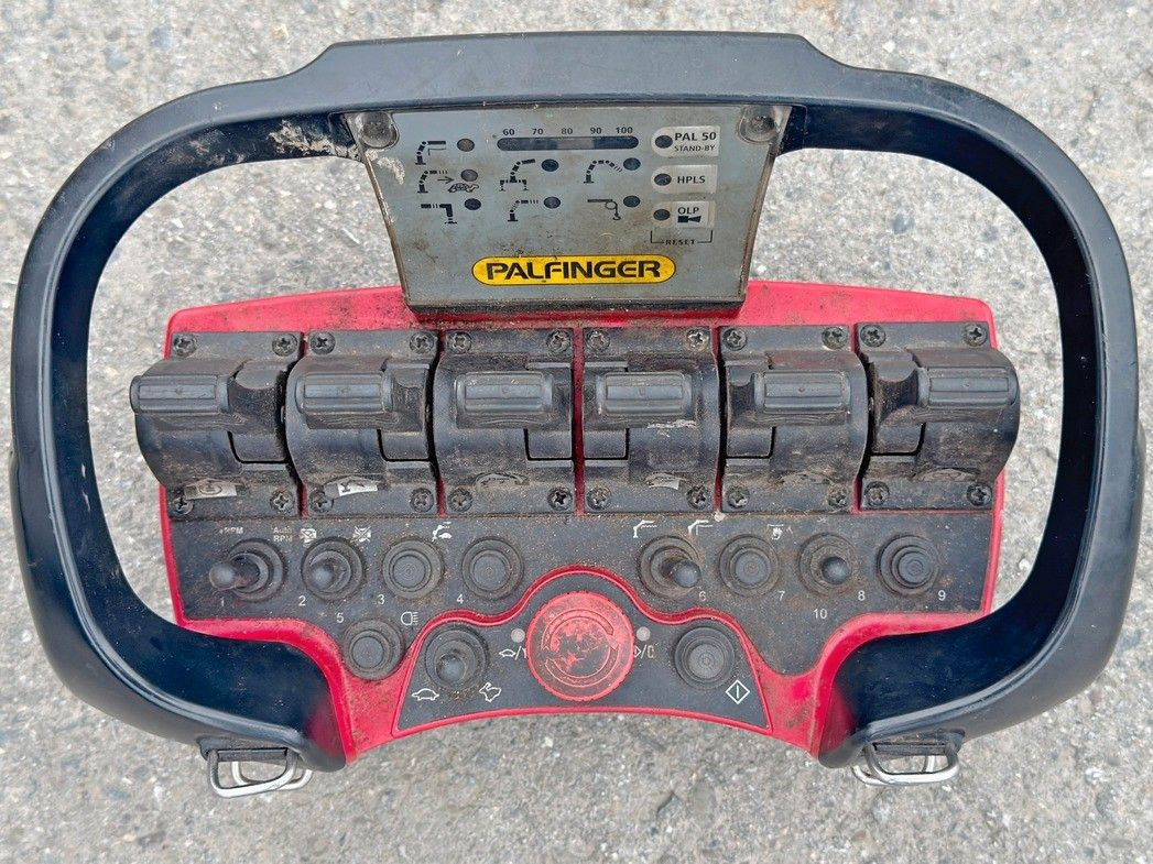 Kiper, Kamion s kranom Scania R 420 * PK 11002/FUNK * sandblaste: slika Kiper, Kamion s kranom Scania R 420 * PK 11002/FUNK * sandblaste Kiper, Kamion s kranom Scania R 420 * PK 11002/FUNK * sandblaste: slika Kiper, Kamion s kranom Scania R 420 * PK 11002/FUNK * sandblaste