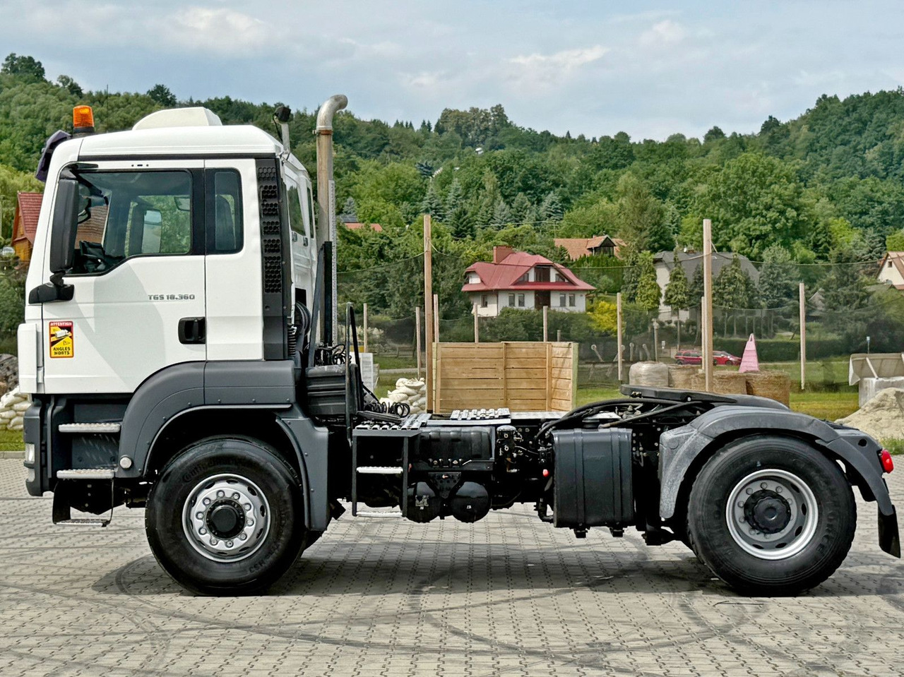 MAN TGS 18.360 * Sattelzugmaschine * 4x4 * TOP - Tegljač: slika MAN TGS 18.360 * Sattelzugmaschine * 4x4 * TOP - Tegljač MAN TGS 18.360 * Sattelzugmaschine * 4x4 * TOP - Tegljač: slika MAN TGS 18.360 * Sattelzugmaschine * 4x4 * TOP - Tegljač