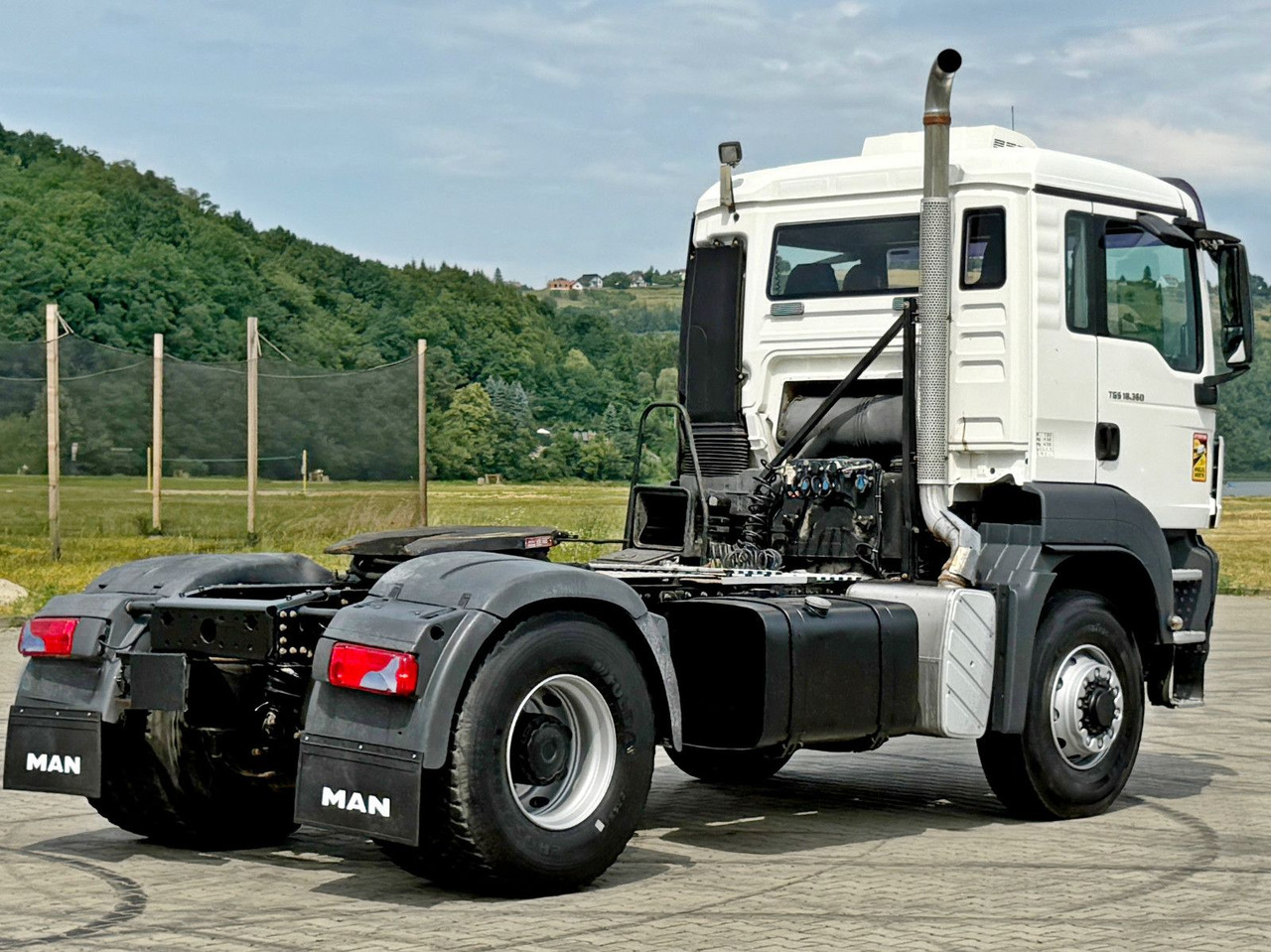 MAN TGS 18.360 * Sattelzugmaschine * 4x4 * TOP - Tegljač: slika MAN TGS 18.360 * Sattelzugmaschine * 4x4 * TOP - Tegljač MAN TGS 18.360 * Sattelzugmaschine * 4x4 * TOP - Tegljač: slika MAN TGS 18.360 * Sattelzugmaschine * 4x4 * TOP - Tegljač