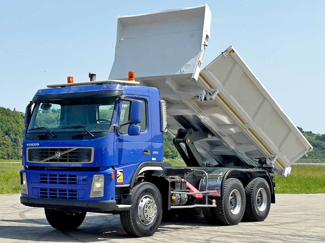 Volvo FM 380 Kipper 5,20 m + BORDMATIC / 6x4 - Kiper, Kamion s kranom: slika Volvo FM 380 Kipper 5,20 m + BORDMATIC / 6x4 - Kiper, Kamion s kranom Volvo FM 380 Kipper 5,20 m + BORDMATIC / 6x4 - Kiper, Kamion s kranom: slika Volvo FM 380 Kipper 5,20 m + BORDMATIC / 6x4 - Kiper, Kamion s kranom