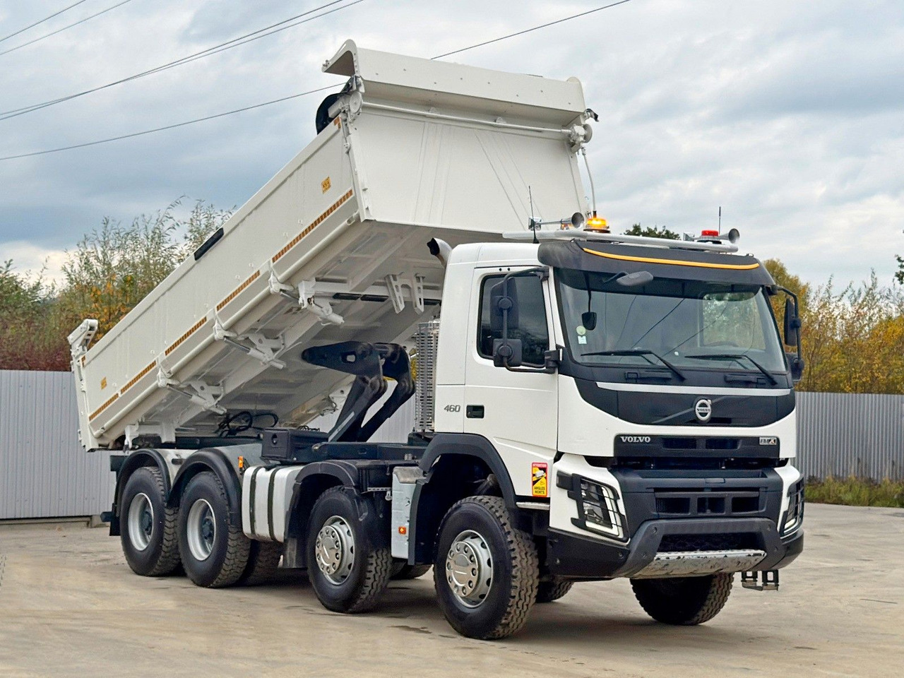 Volvo FMX 460 Kipper * BORDMATIC * 8x4 * TOPZUSTAND - Kiper: slika Volvo FMX 460 Kipper * BORDMATIC * 8x4 * TOPZUSTAND - Kiper Volvo FMX 460 Kipper * BORDMATIC * 8x4 * TOPZUSTAND - Kiper: slika Volvo FMX 460 Kipper * BORDMATIC * 8x4 * TOPZUSTAND - Kiper
