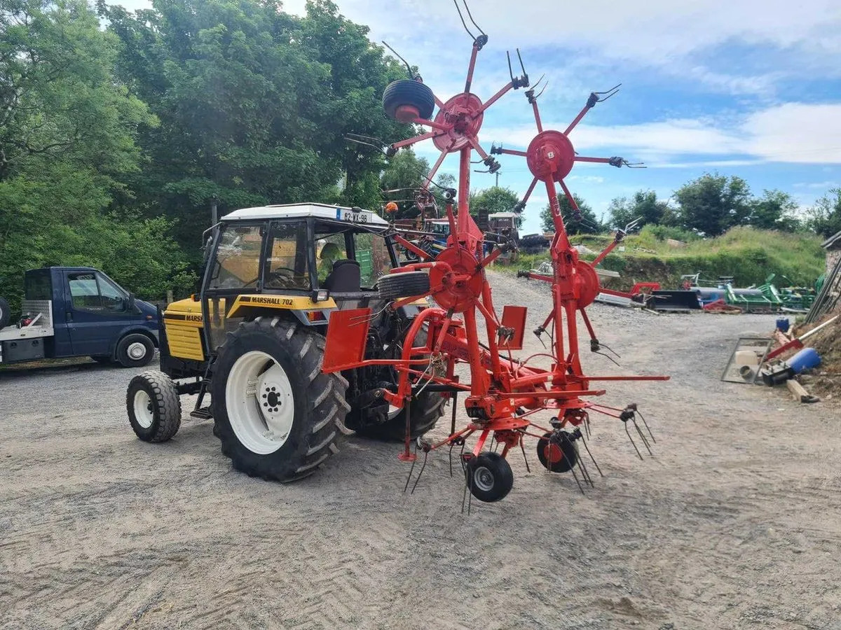 Sip Spider 680 Tedder - Prevrtač sijena/ Grabulje: slika Sip Spider 680 Tedder - Prevrtač sijena/ Grabulje Sip Spider 680 Tedder - Prevrtač sijena/ Grabulje: slika Sip Spider 680 Tedder - Prevrtač sijena/ Grabulje