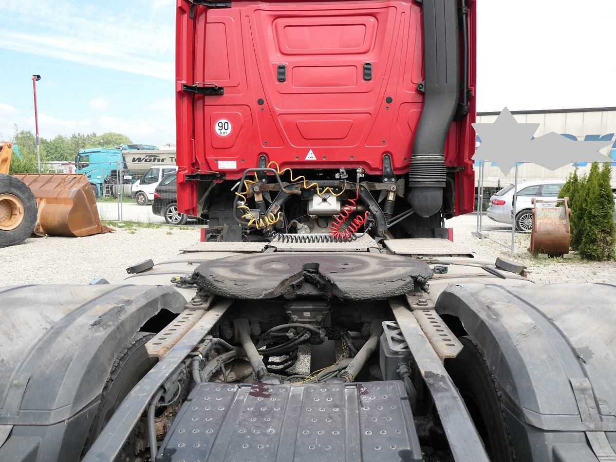 Tegljač Mercedes Benz Actros 1845: slika Tegljač Mercedes Benz Actros 1845 Tegljač Mercedes Benz Actros 1845: slika Tegljač Mercedes Benz Actros 1845