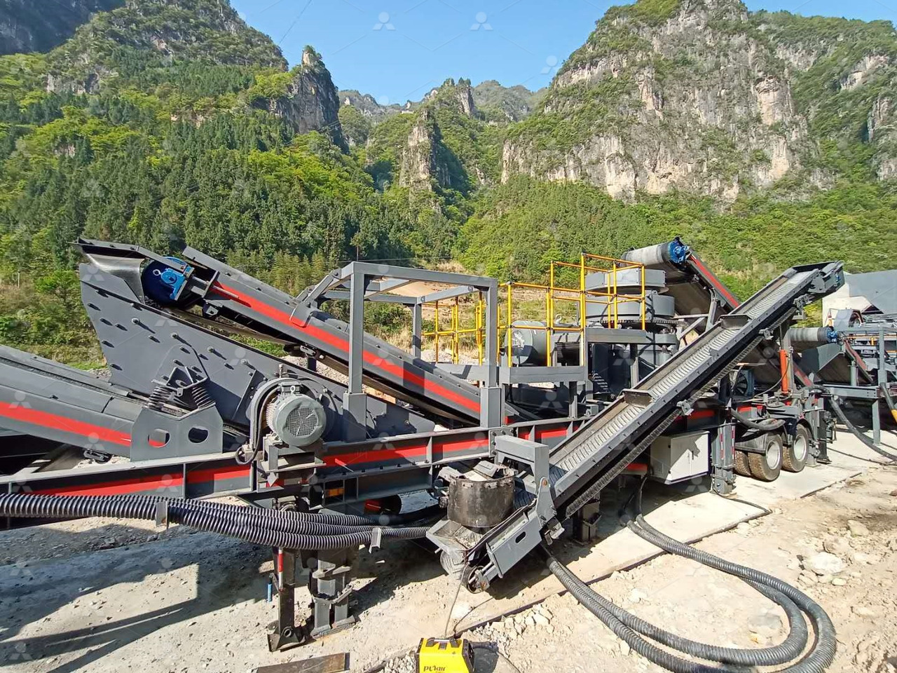 LIMING NK series mobile crusher - Mobilna drobilica: slika LIMING NK series mobile crusher - Mobilna drobilica LIMING NK series mobile crusher - Mobilna drobilica: slika LIMING NK series mobile crusher - Mobilna drobilica