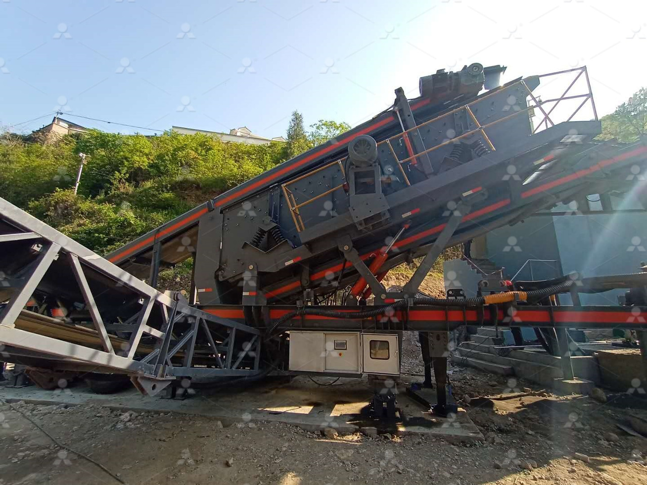 LIMING NK series mobile crusher - Mobilna drobilica: slika LIMING NK series mobile crusher - Mobilna drobilica LIMING NK series mobile crusher - Mobilna drobilica: slika LIMING NK series mobile crusher - Mobilna drobilica