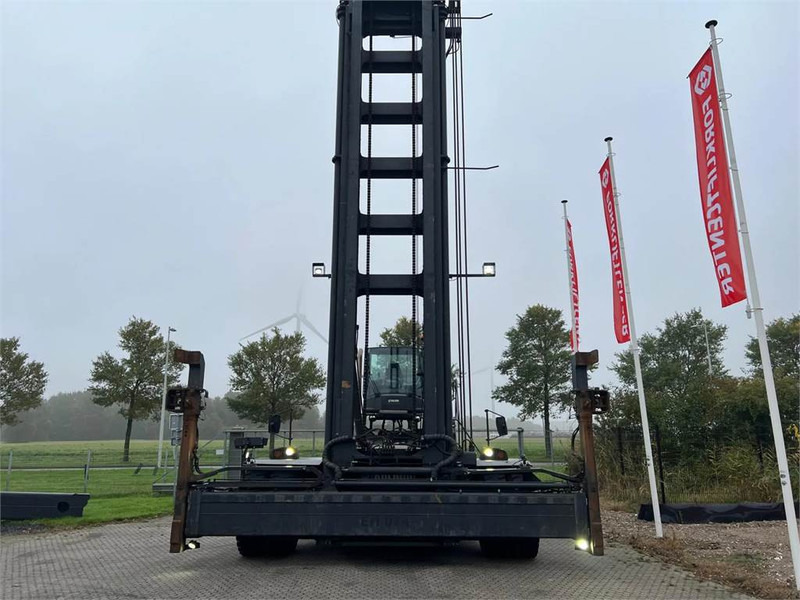 Kalmar DCG100-45ED7 - Stroj za rukovanje kontejnerima: slika Kalmar DCG100-45ED7 - Stroj za rukovanje kontejnerima Kalmar DCG100-45ED7 - Stroj za rukovanje kontejnerima: slika Kalmar DCG100-45ED7 - Stroj za rukovanje kontejnerima