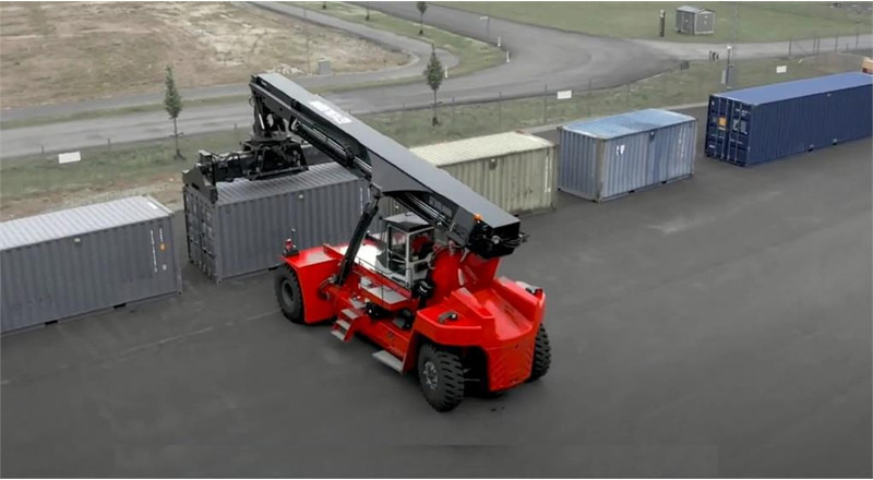 Kalmar DRU450-62S5 - Dohvatni viličar: slika Kalmar DRU450-62S5 - Dohvatni viličar Kalmar DRU450-62S5 - Dohvatni viličar: slika Kalmar DRU450-62S5 - Dohvatni viličar