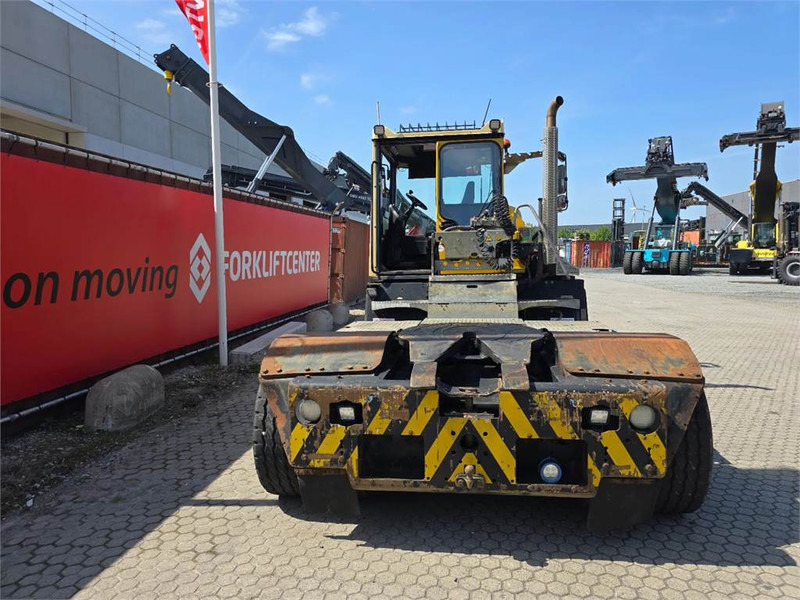 Terberg RT223 4x4 - Terminalni traktor: slika Terberg RT223 4x4 - Terminalni traktor Terberg RT223 4x4 - Terminalni traktor: slika Terberg RT223 4x4 - Terminalni traktor