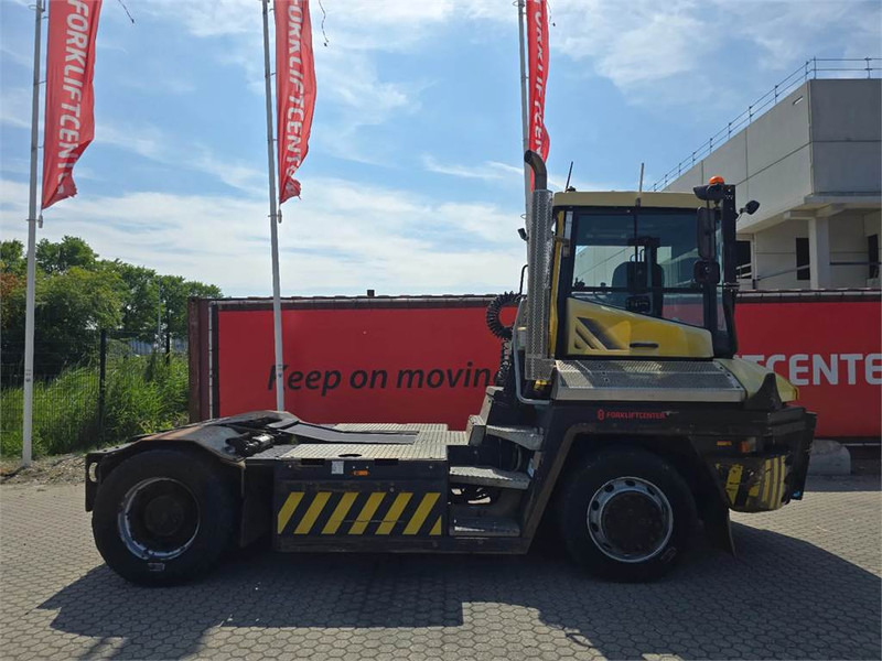 Terberg RT223 4x4 - Terminalni traktor: slika Terberg RT223 4x4 - Terminalni traktor Terberg RT223 4x4 - Terminalni traktor: slika Terberg RT223 4x4 - Terminalni traktor