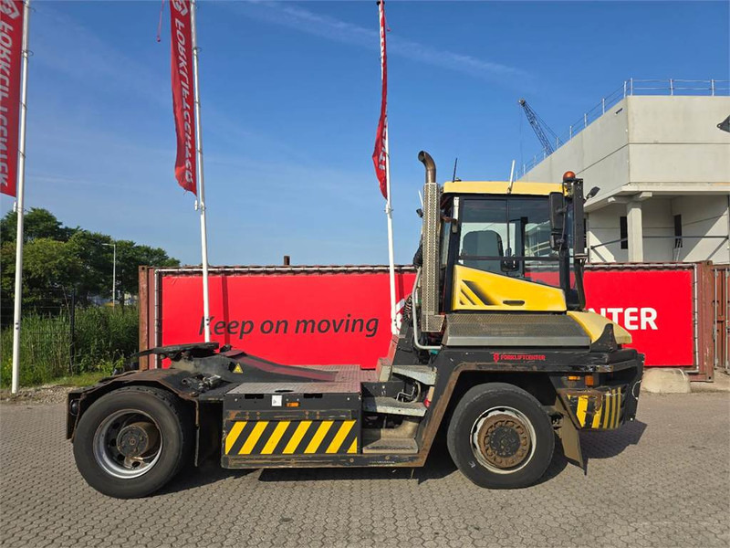 Terberg RT223 4x4 - Terminalni traktor: slika Terberg RT223 4x4 - Terminalni traktor Terberg RT223 4x4 - Terminalni traktor: slika Terberg RT223 4x4 - Terminalni traktor