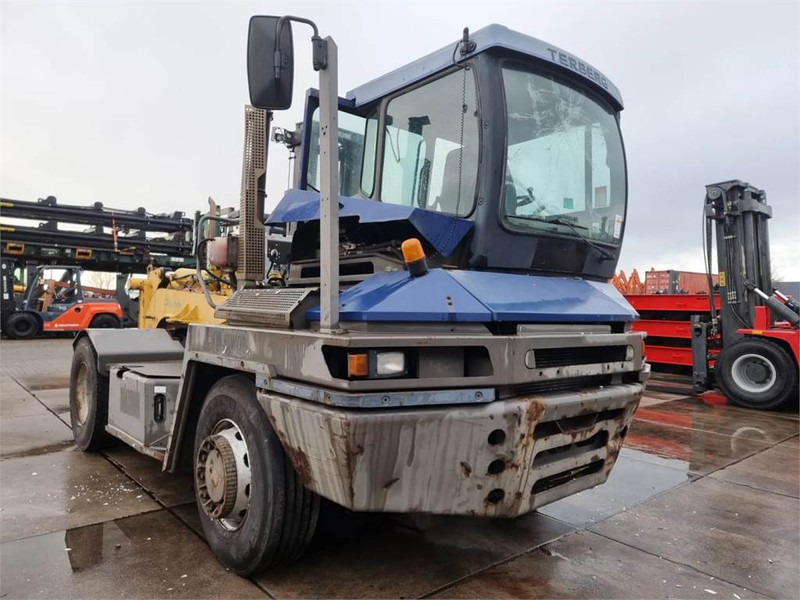 Terberg RT282 4x4 + safeneck - Terminalni traktor: slika Terberg RT282 4x4 + safeneck - Terminalni traktor Terberg RT282 4x4 + safeneck - Terminalni traktor: slika Terberg RT282 4x4 + safeneck - Terminalni traktor