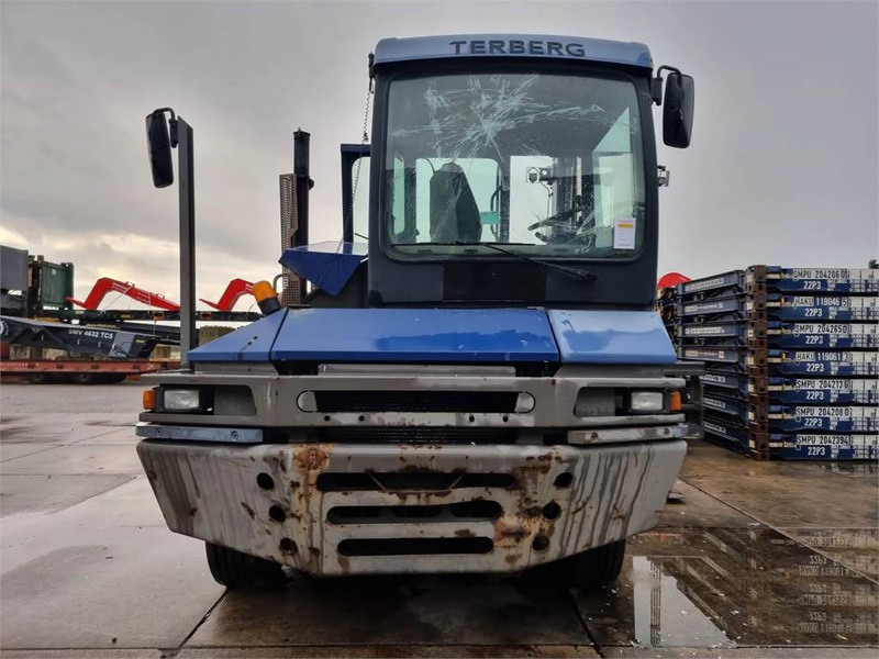 Terberg RT282 4x4 + safeneck - Terminalni traktor: slika Terberg RT282 4x4 + safeneck - Terminalni traktor Terberg RT282 4x4 + safeneck - Terminalni traktor: slika Terberg RT282 4x4 + safeneck - Terminalni traktor