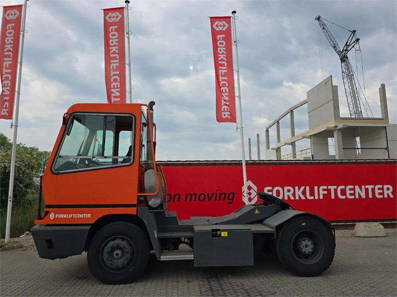 Terberg YT182 - Terminalni traktor: slika Terberg YT182 - Terminalni traktor Terberg YT182 - Terminalni traktor: slika Terberg YT182 - Terminalni traktor