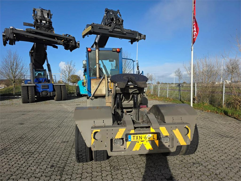 Terberg YT222 - Terminalni traktor: slika Terberg YT222 - Terminalni traktor Terberg YT222 - Terminalni traktor: slika Terberg YT222 - Terminalni traktor