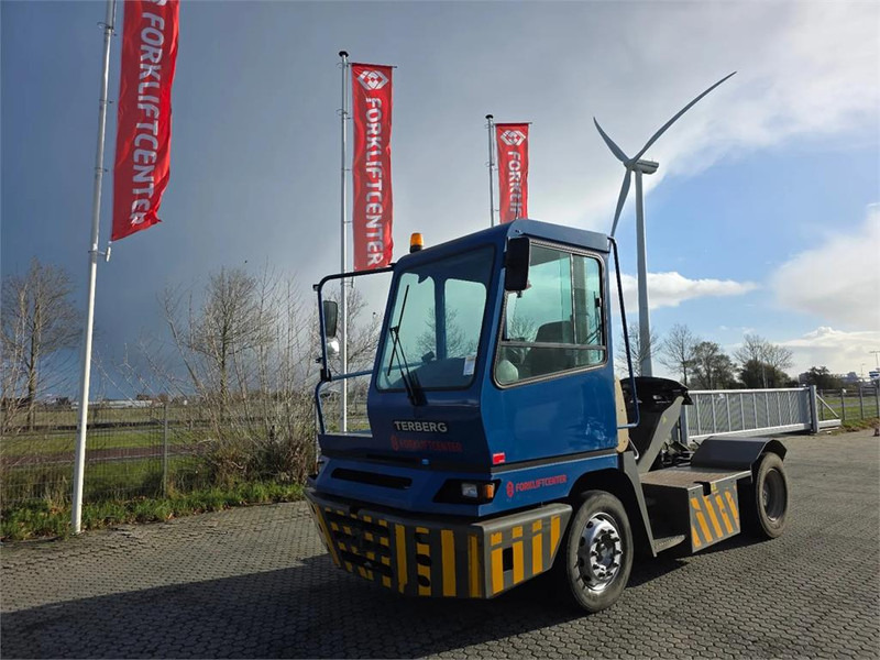 Terberg YT222 - Terminalni traktor: slika Terberg YT222 - Terminalni traktor Terberg YT222 - Terminalni traktor: slika Terberg YT222 - Terminalni traktor