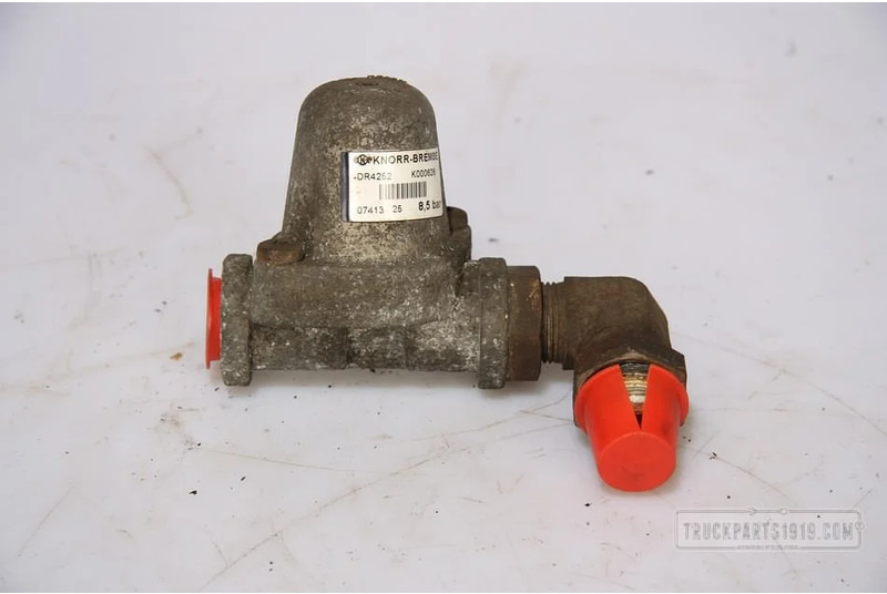 KNORR-BREMSE Compressed Air System Overstroomklep Used - Ventil za Kamion: slika KNORR-BREMSE Compressed Air System Overstroomklep Used - Ventil za Kamion KNORR-BREMSE Compressed Air System Overstroomklep Used - Ventil za Kamion: slika KNORR-BREMSE Compressed Air System Overstroomklep Used - Ventil za Kamion