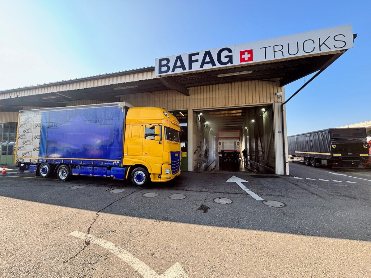 DAF FAN XF 530 LD Jumbo - Kamion s ceradom: slika DAF FAN XF 530 LD Jumbo - Kamion s ceradom DAF FAN XF 530 LD Jumbo - Kamion s ceradom: slika DAF FAN XF 530 LD Jumbo - Kamion s ceradom