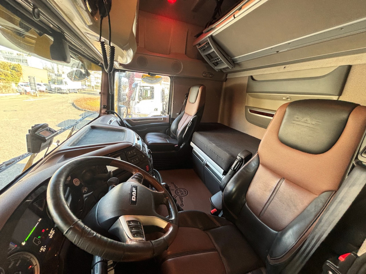 DAF FAN XF 530 LD Jumbo - Kamion s ceradom: slika DAF FAN XF 530 LD Jumbo - Kamion s ceradom DAF FAN XF 530 LD Jumbo - Kamion s ceradom: slika DAF FAN XF 530 LD Jumbo - Kamion s ceradom