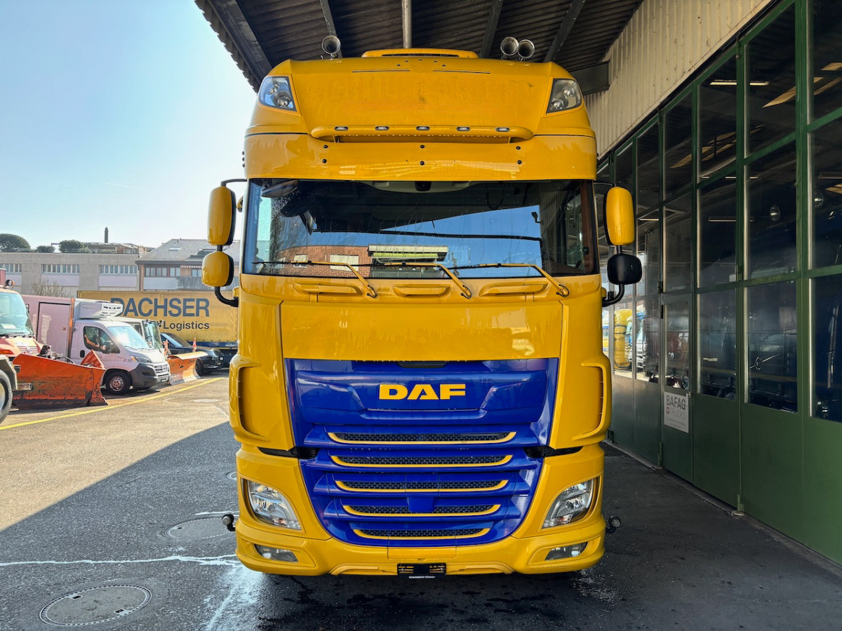 DAF FAN XF 530 LD Jumbo - Kamion s ceradom: slika DAF FAN XF 530 LD Jumbo - Kamion s ceradom DAF FAN XF 530 LD Jumbo - Kamion s ceradom: slika DAF FAN XF 530 LD Jumbo - Kamion s ceradom