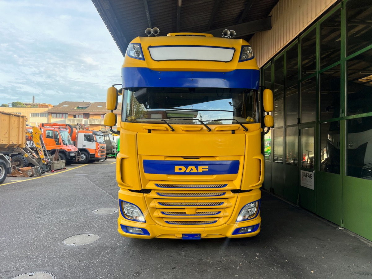 DAF XF 510 Jumbo - Kamion s ceradom: slika DAF XF 510 Jumbo - Kamion s ceradom DAF XF 510 Jumbo - Kamion s ceradom: slika DAF XF 510 Jumbo - Kamion s ceradom