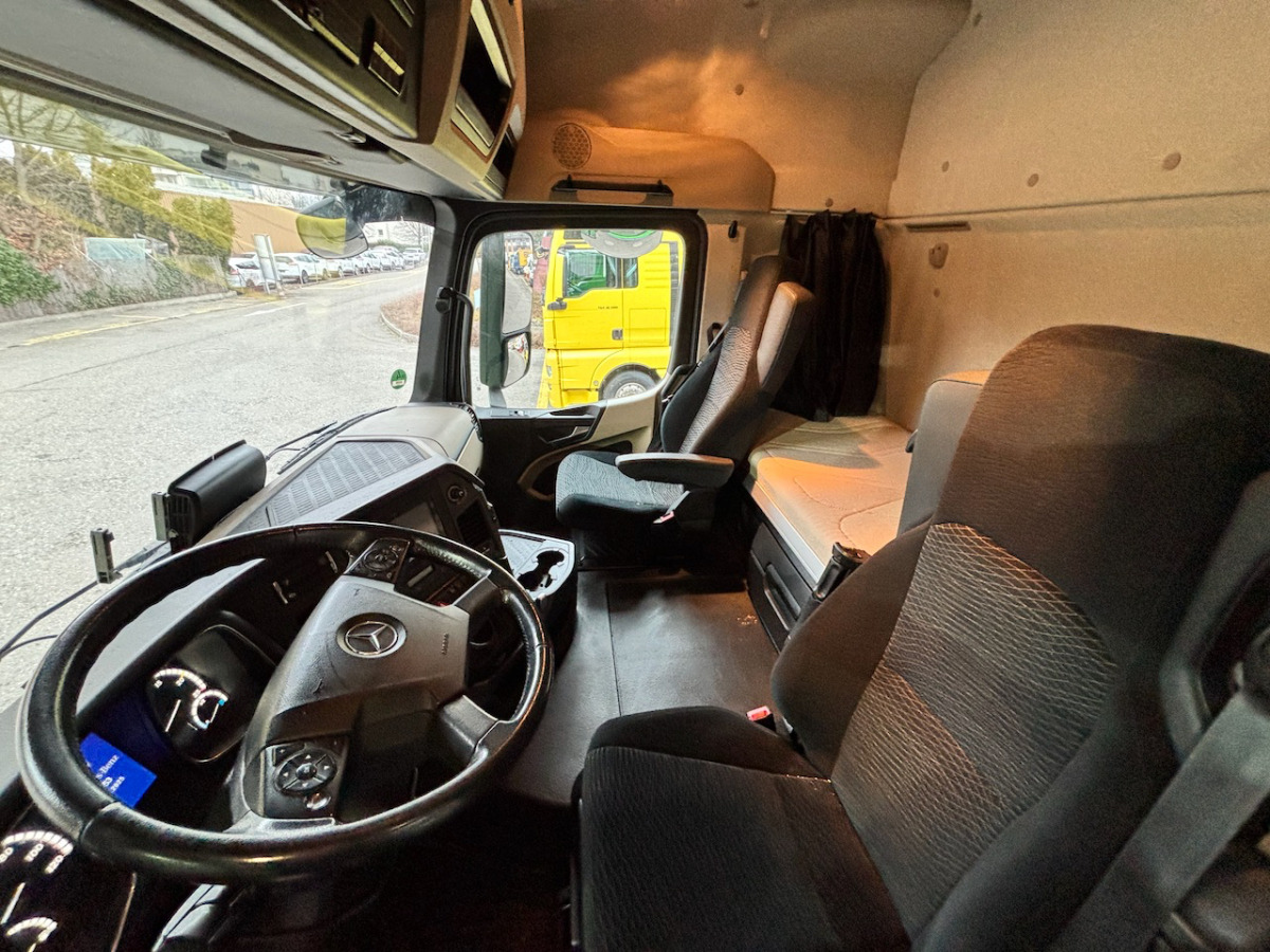 MERCEDES 2543 6x2 - Transporter kontejnera/ Kamion s izmjenjivim sanducima: slika MERCEDES 2543 6x2 - Transporter kontejnera/ Kamion s izmjenjivim sanducima MERCEDES 2543 6x2 - Transporter kontejnera/ Kamion s izmjenjivim sanducima: slika MERCEDES 2543 6x2 - Transporter kontejnera/ Kamion s izmjenjivim sanducima