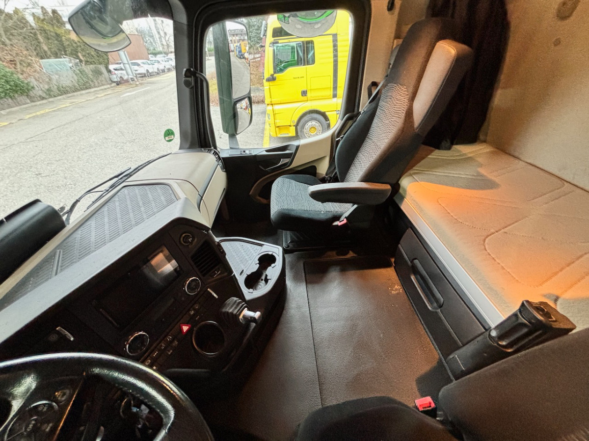 MERCEDES 2543 6x2 - Transporter kontejnera/ Kamion s izmjenjivim sanducima: slika MERCEDES 2543 6x2 - Transporter kontejnera/ Kamion s izmjenjivim sanducima MERCEDES 2543 6x2 - Transporter kontejnera/ Kamion s izmjenjivim sanducima: slika MERCEDES 2543 6x2 - Transporter kontejnera/ Kamion s izmjenjivim sanducima