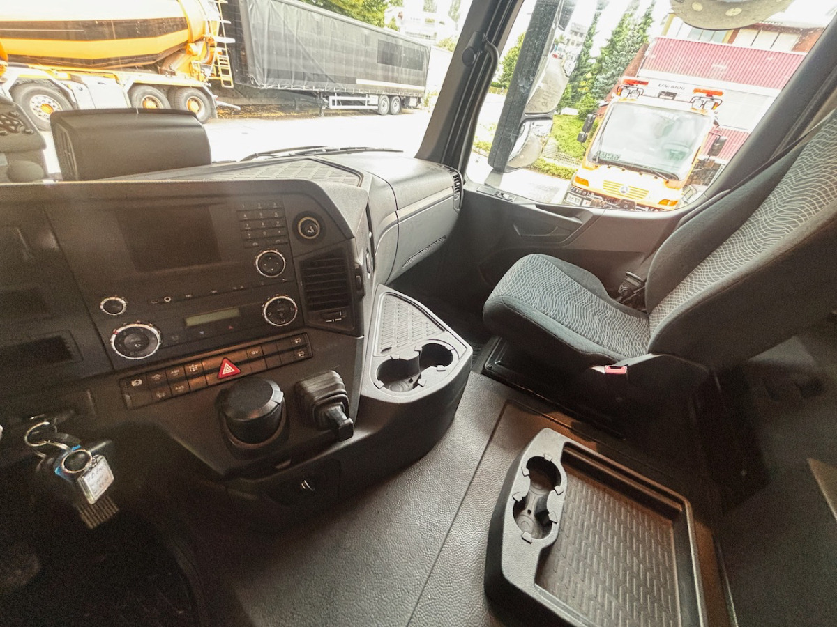 Kiper MERCEDES Arocs 3251: slika Kiper MERCEDES Arocs 3251 Kiper MERCEDES Arocs 3251: slika Kiper MERCEDES Arocs 3251