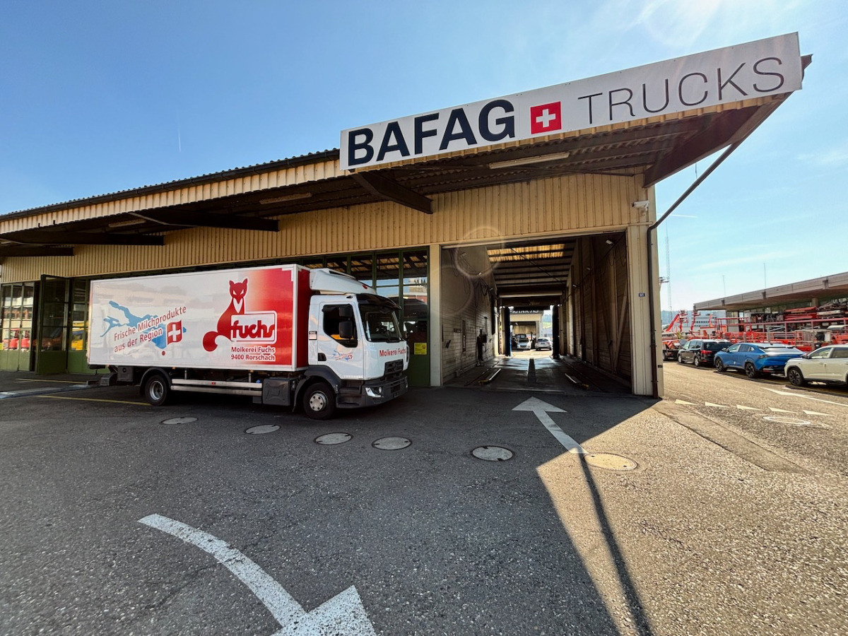 RENAULT D12.240 - Kamion hladnjača: slika RENAULT D12.240 - Kamion hladnjača RENAULT D12.240 - Kamion hladnjača: slika RENAULT D12.240 - Kamion hladnjača