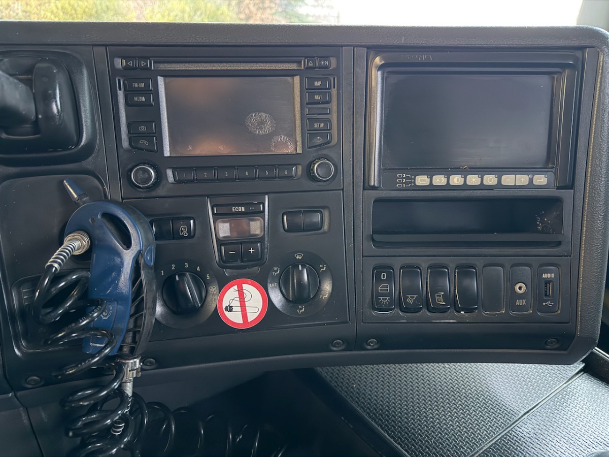 Kamion s kukastom dizalicom SCANIA R450: slika Kamion s kukastom dizalicom SCANIA R450